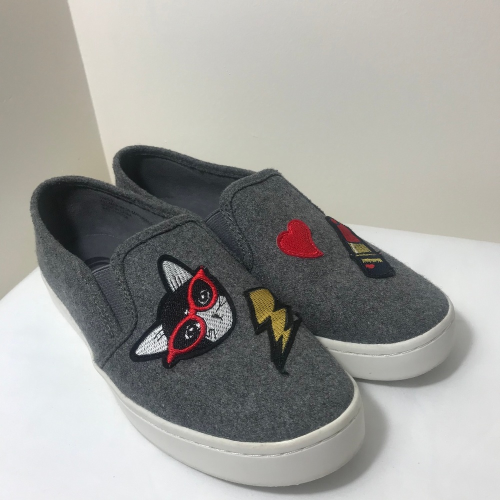CHARMING CHARLIE COOL PATCHES SLIP-ON  Grey Canvas